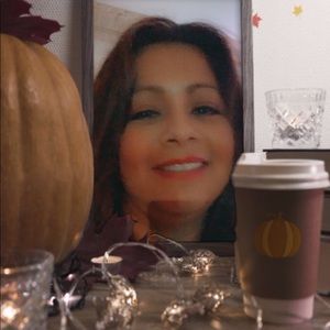 Meet your Posher, Juana